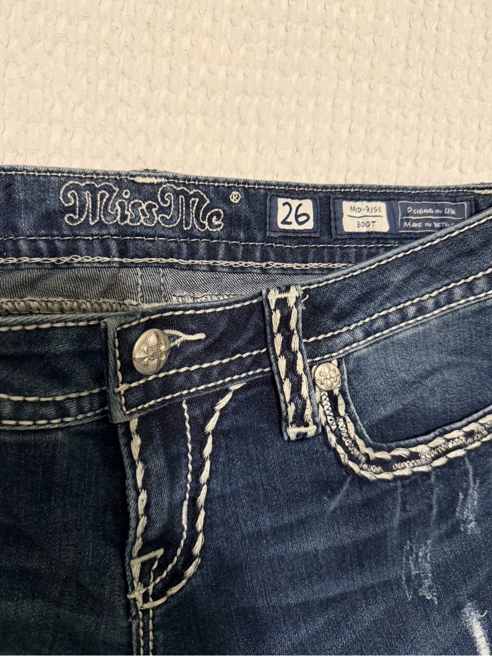 Miss Me Mid-Rise Bootcut Jeans Size 26 Dark CAMO Wash - Picture 4 of 5
